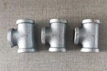 ANSI que reduz os encaixes de tubulação do ferro maleável do T